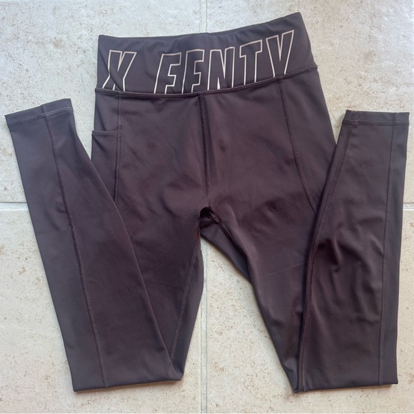 Savage X Fenty Sport Dark Brown Leggings with Pocket - Picture 1 of 7